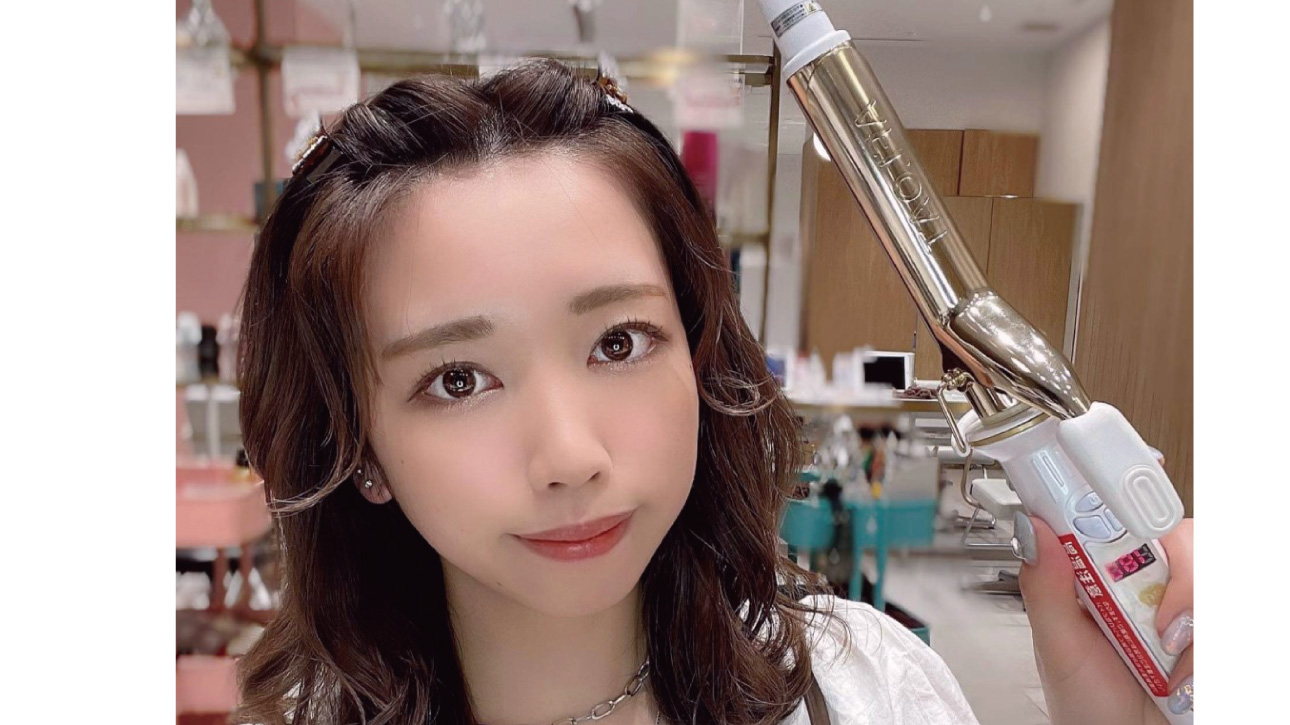 髪のうねりを敢えて生かす✨ハーフツインアレンジ